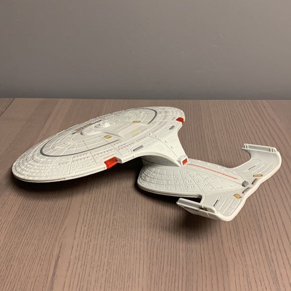 Star Trek USS Enterprise NCC-1701-D Next Generation Incomplete - Picture 5 of 13